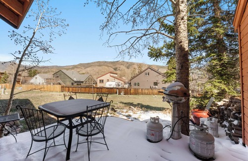 Willowbrook Meadows House | Pet-Friendly Townhome w/Private Sauna & Large Backyard
