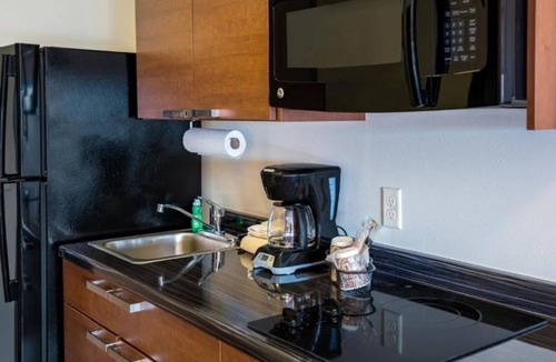Sturtevant Hotel | Pet-Friendly Unit w/Kitchenette Near Racine Parks