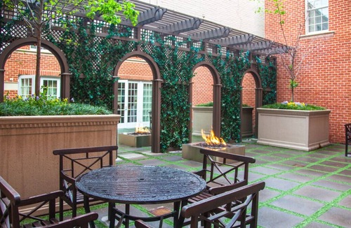 Old Town Alexandria House | Pet-friendly Unit! Minutes Away to George Washington Masonic National Memorial