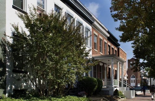 Old Town Alexandria House | Pet-friendly Unit! Minutes Away to George Washington Masonic National Memorial
