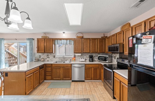 Crescent Beach House | Pet Friendly Newly Updated Home + Free Attraction Tickets!