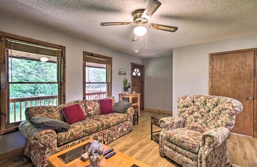 Weyers Cave House | Pet-Friendly VA Home ~ 30 Mi to Shenandoah NP