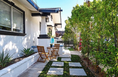 Alamitos Beach House | Pet Friendly, Walk to Beach, Sleep 8, World Cup