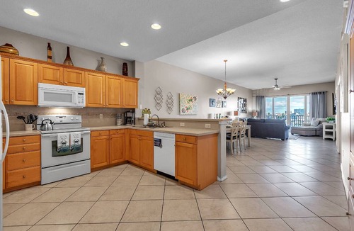Clearwater Beach Condo | Pet Friendly! Waterfront, Pool, Hot Tub, Free Parking & Free Activities! ~ 403 Harborview Grande