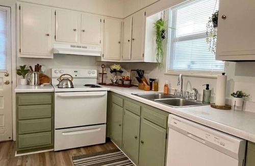 Kingston House | Pet-Friendly Watts Bar Retreat · King Bed · No-Fuss Checkout