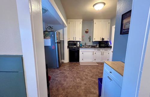 Fort Worth Cultural District House | Pet-Friendly Weekend Retreat with Private Yard-Walking distance to Dickies Arena
