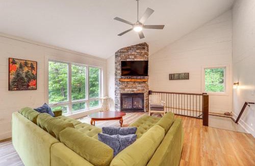 West Jefferson House | Pet-Friendly West Jefferson Home w/River View!