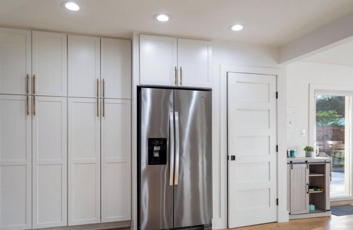 Westgate House | Pet-Friendly Westgate MidMod w Yard, EV, Firepit, Near Austin Fun & Food!