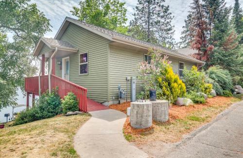 Townsend House | Pet-Friendly Wisconsin Cabin on Lake w/Fire Pit!