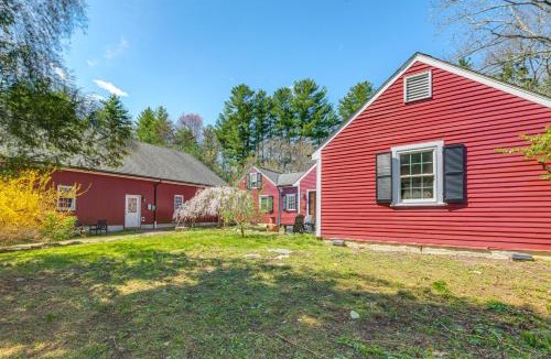 Dover House | Pet-Friendly Yard: Boston Area Home Near Gillette