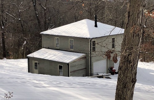 Stanardsville Apartment | Pete's Place: Forest retreat near wineries, Blue Ridge School, and Shenandoah NP
