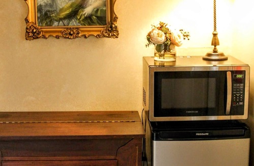 Jonesborough House | Peter Miller's Room The Historic Eureka Inn and Event Center