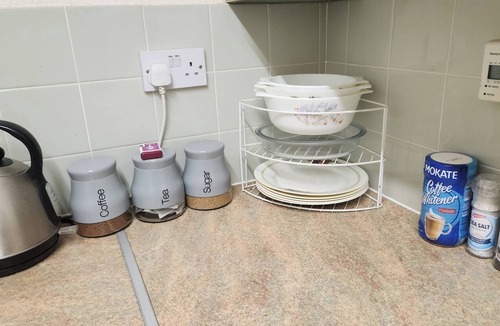 Farcet House | Peterborough Nice House with garden free parking