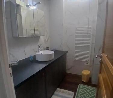 Marcillac Apartment | Petit bien