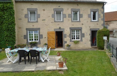 Genouillac House | Petit Byrand - SAINT ANGEL