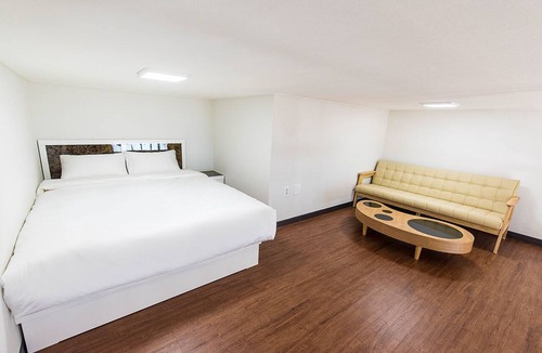 Downtown House | Petit Jeju Victor