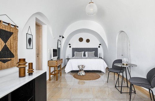 Santorini Hotel | Petit Palace