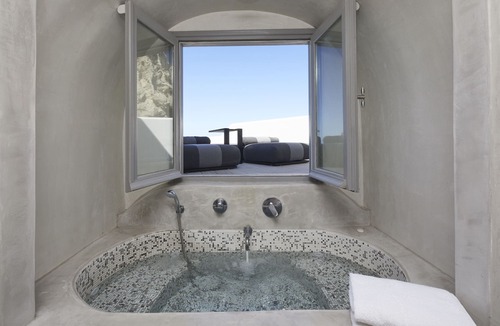 Santorini Hotel | Petit Palace