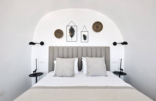 Santorini Hotel | Petit Palace