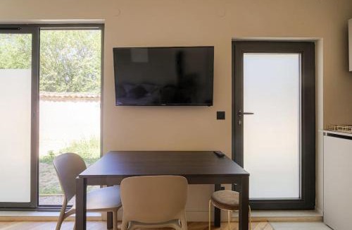 Ecully Apartment | Petit studio compact et moderne, Écully