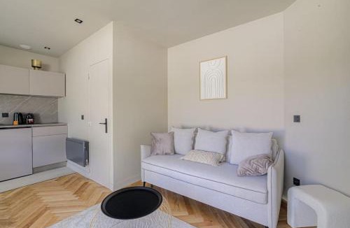 Ecully Apartment | Petit studio compact et moderne, Écully