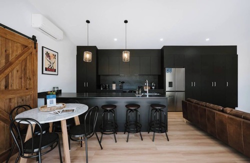 Central Mudgee Villa | Petit Verdot A Central Luxe Wine Retreat