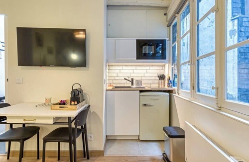 Quartier Vieux Marche-Cathedrale Apartment | Petit Vicomte ; joli studio place du Vieux Marché