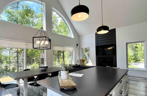 Baie-St-Paul Ski Chalet | Petite Charlevoix 2: Sauna, Fire & Hot Tub