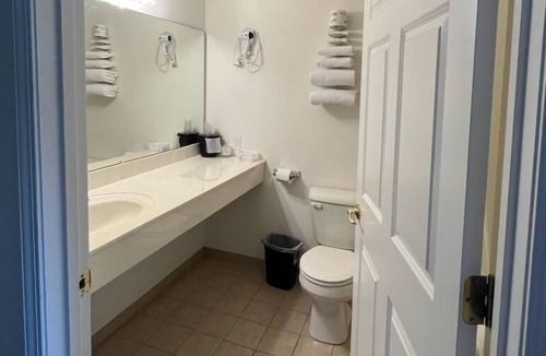 Red Bud Apartment | Petite Double Queen Suite with Free Breakfast!