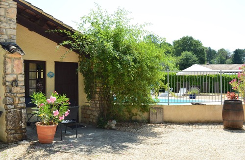 Cornillon House | Petite Maison Clos Neuf - Provencal. Villa, large pool, quiet, in the vineyard