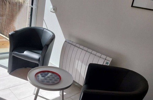 Ligny-le-Chatel House | Petite Maison Dans le Chablisien