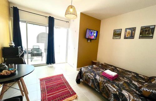 Libourne Apartment | Petite Majorelle