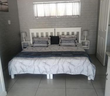 Struisbaai Apartment | Petite Selfcatering Accommodation Struisbaai SA