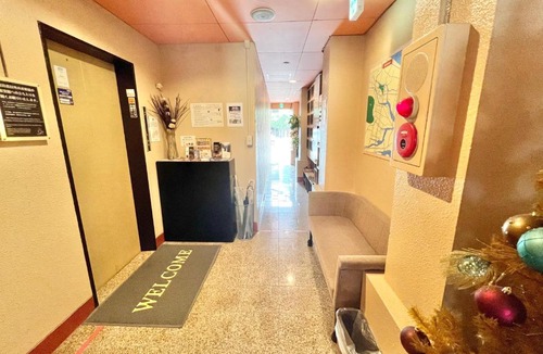 Tokushima Hotel | PetitHotel017全室ミニキッチン付きファミリルーム 飲食街中心 阿波踊り会館7分 文理 徳島大学 アスティとくしま車8分