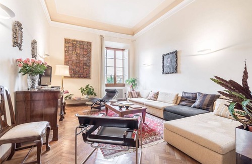 San Frediano Apartment | Petra Elegant, apartment in piazza del Carmine in Florence by Mmega