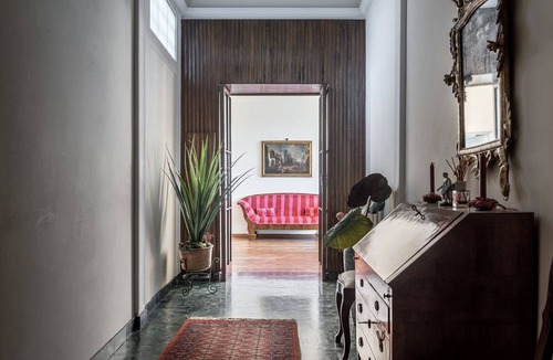 San Frediano Apartment | Petra Elegant, apartment in piazza del Carmine in Florence by Mmega