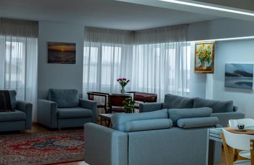 Scheia Apartment | Petra's Skyline