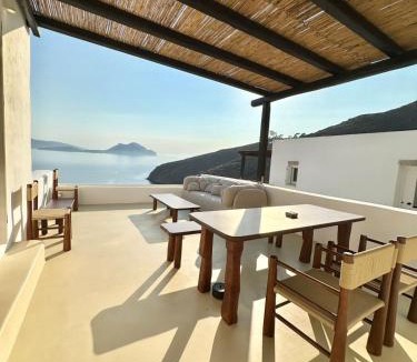 Tholaria Apartment | Petradi Studios & Villa