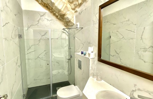 Old City Apartment | Petrakis Inn