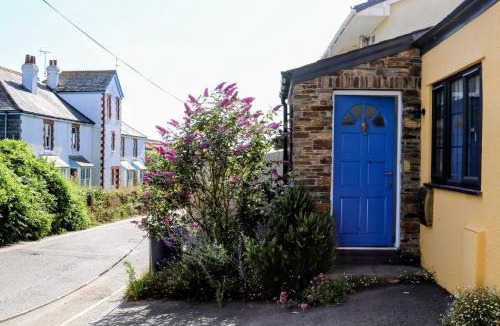 Bantham Apartment | Petrichor, with panoramic views over The Bantham Estuary