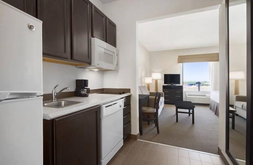 Cotulla Apartment | PetroStay Inn & Suites Cotulla