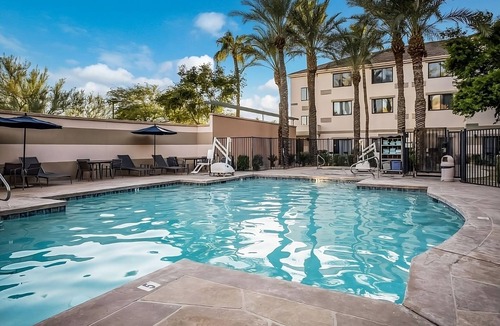Chandler Apartment | Pets are Allowed HERE! Family-friendly Accommodation, Outdoor Pool & Sun Terrace