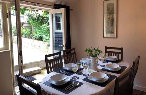 Hatherleigh Cottage | Pets-Garden-Fireplace-Sleeps 5-Wifi