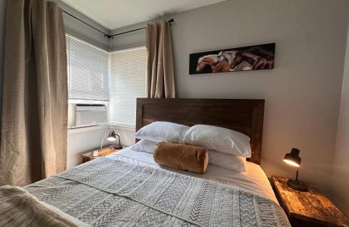 Sheridan House | Pets Welcome Walkable Downtown Apt Gym & Pool Pass