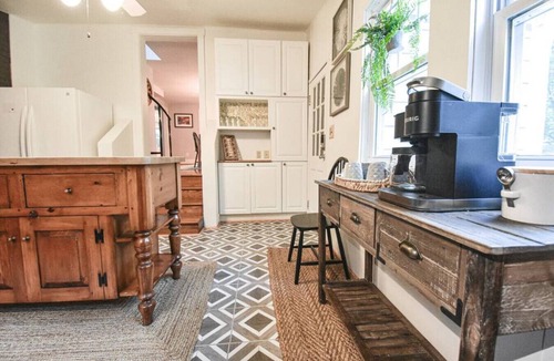 Boyce Cottage | Pets? YES! 🐕 Hot Tub ✮ Fire Pit ✮ Fast Wi-Fi