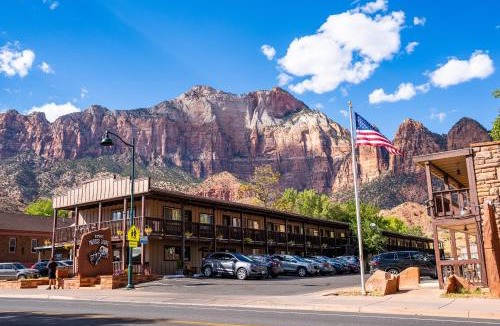 Zion National Park South Entrance Hotel | Petty Ranch Inn