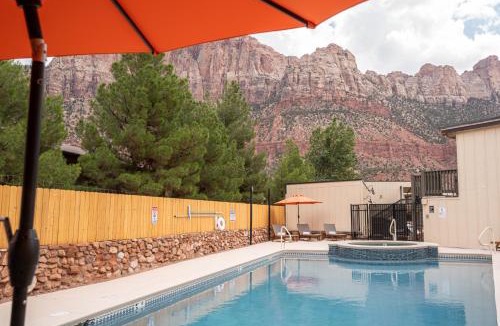 Zion National Park South Entrance Hotel | Petty Ranch Inn