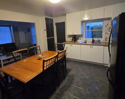 Laval Apartment | Petunias 1