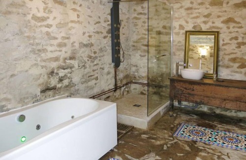 Saint-Sulpice-les-Feuilles House | Peuchaud by Interhome