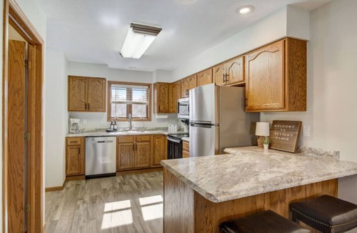Lake Delton Condo | Peyton's Place at Tamarack - Great Location!
